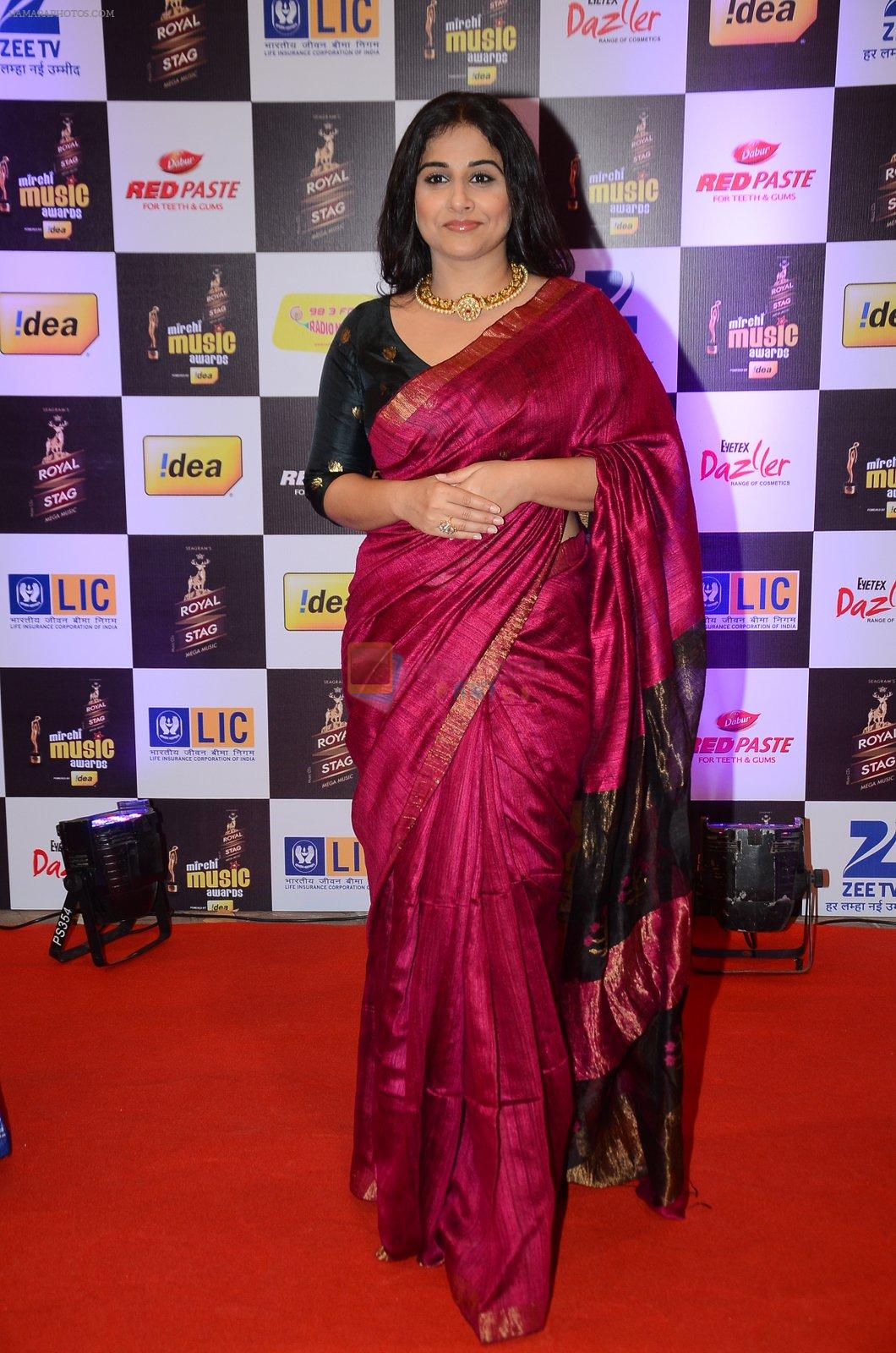 Vidya Balan at radio mirchi awards red carpet in Mumbai on 29th Feb 2016