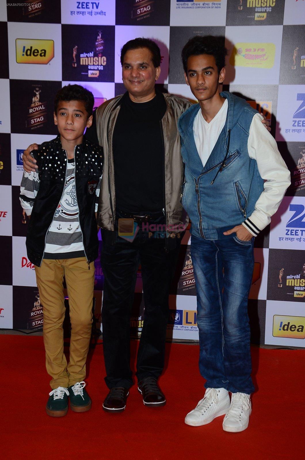 Lalit Pandit at radio mirchi awards red carpet in Mumbai on 29th Feb 2016