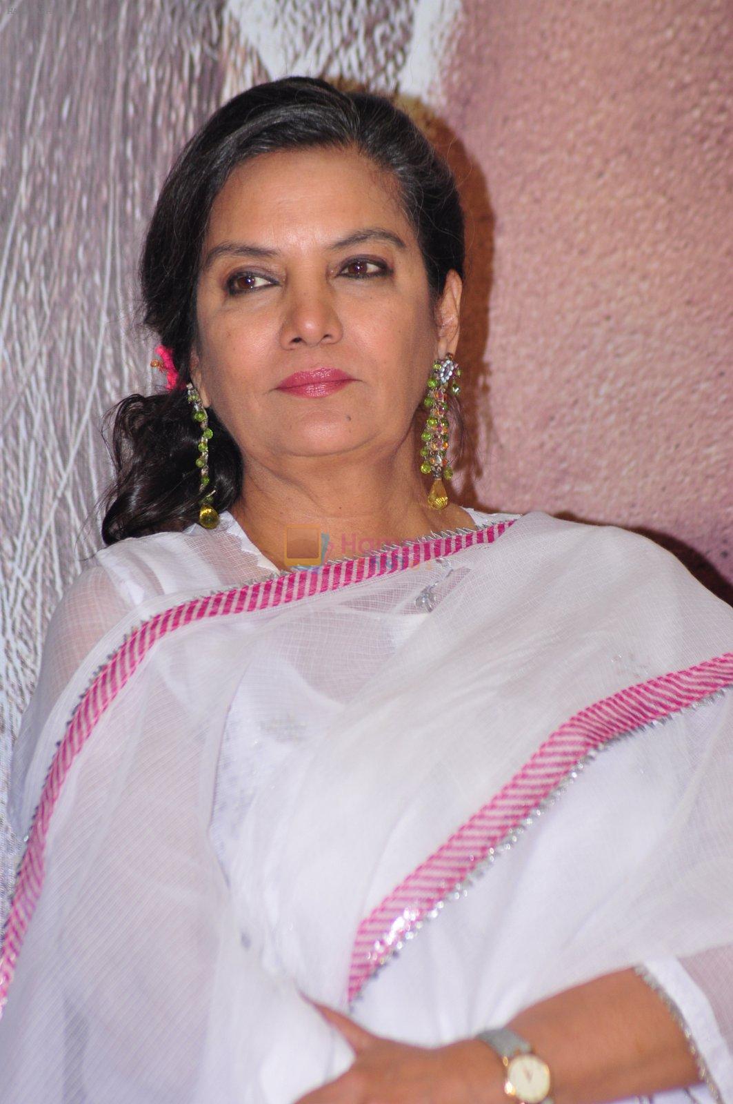 Shabana Azmi, Sonam Kapoor promotes Neerja in Mumbai on 1st March 2016