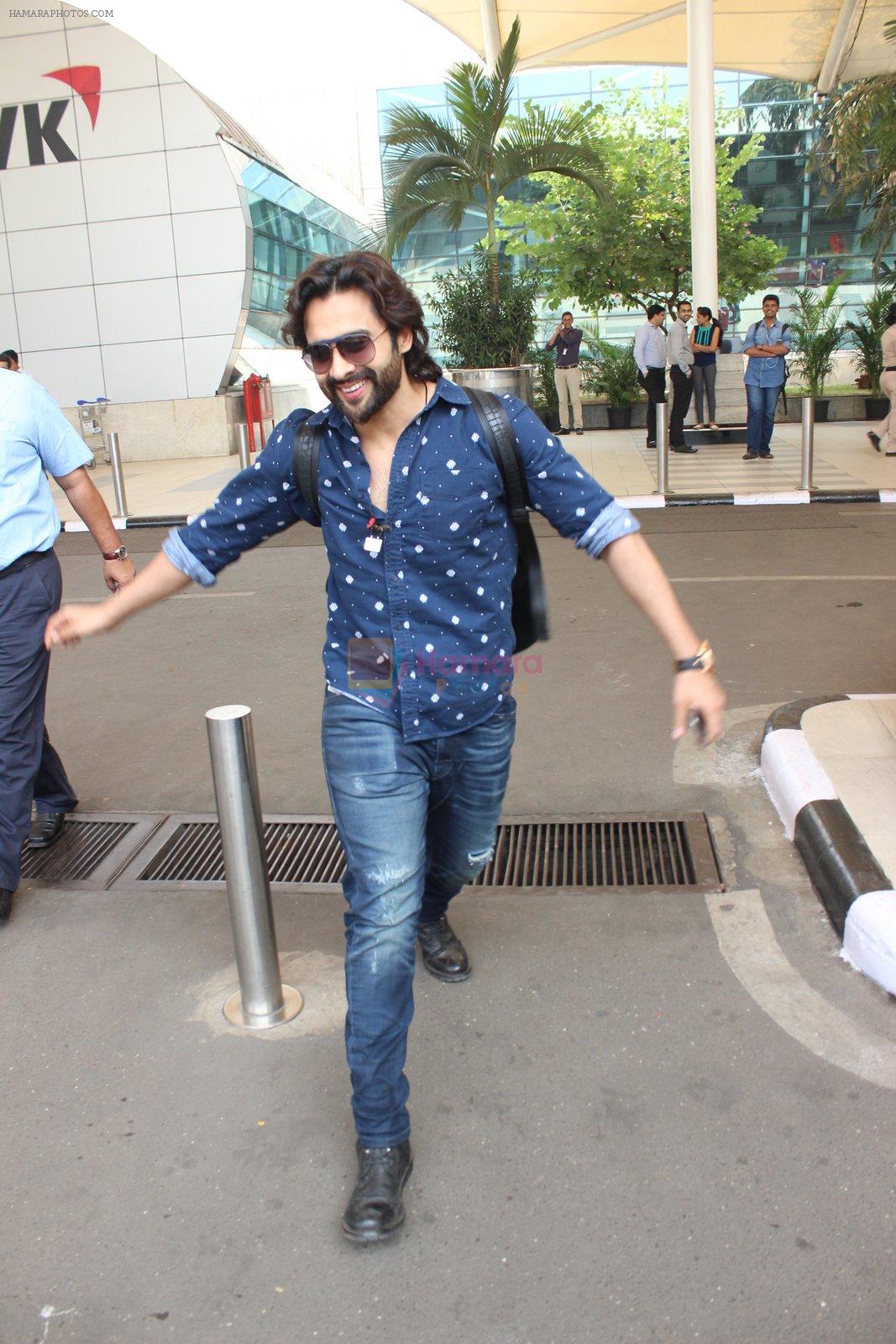 Jackky Bhagnani snapped at airport on 1st March 2016