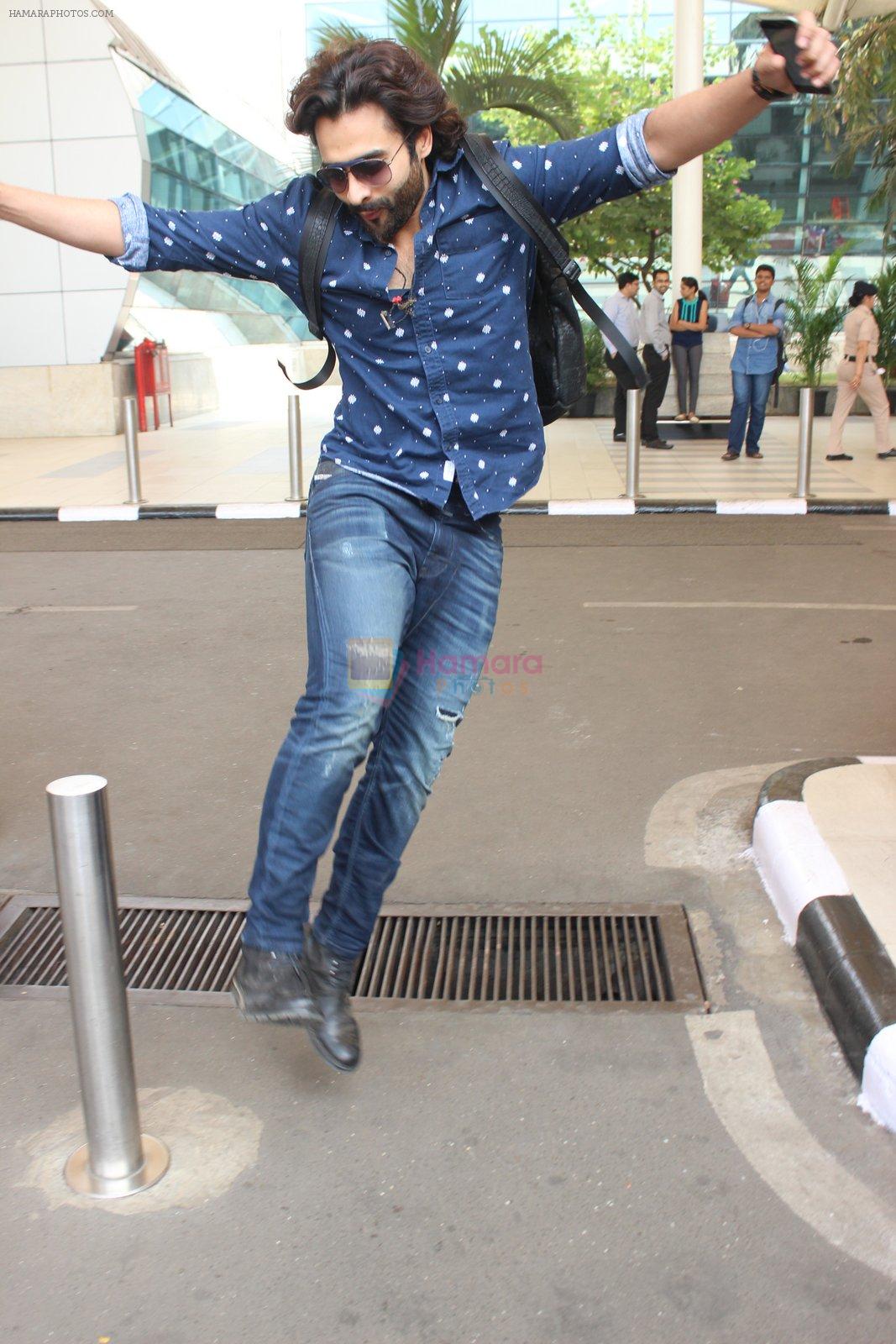 Jackky Bhagnani snapped at airport on 1st March 2016