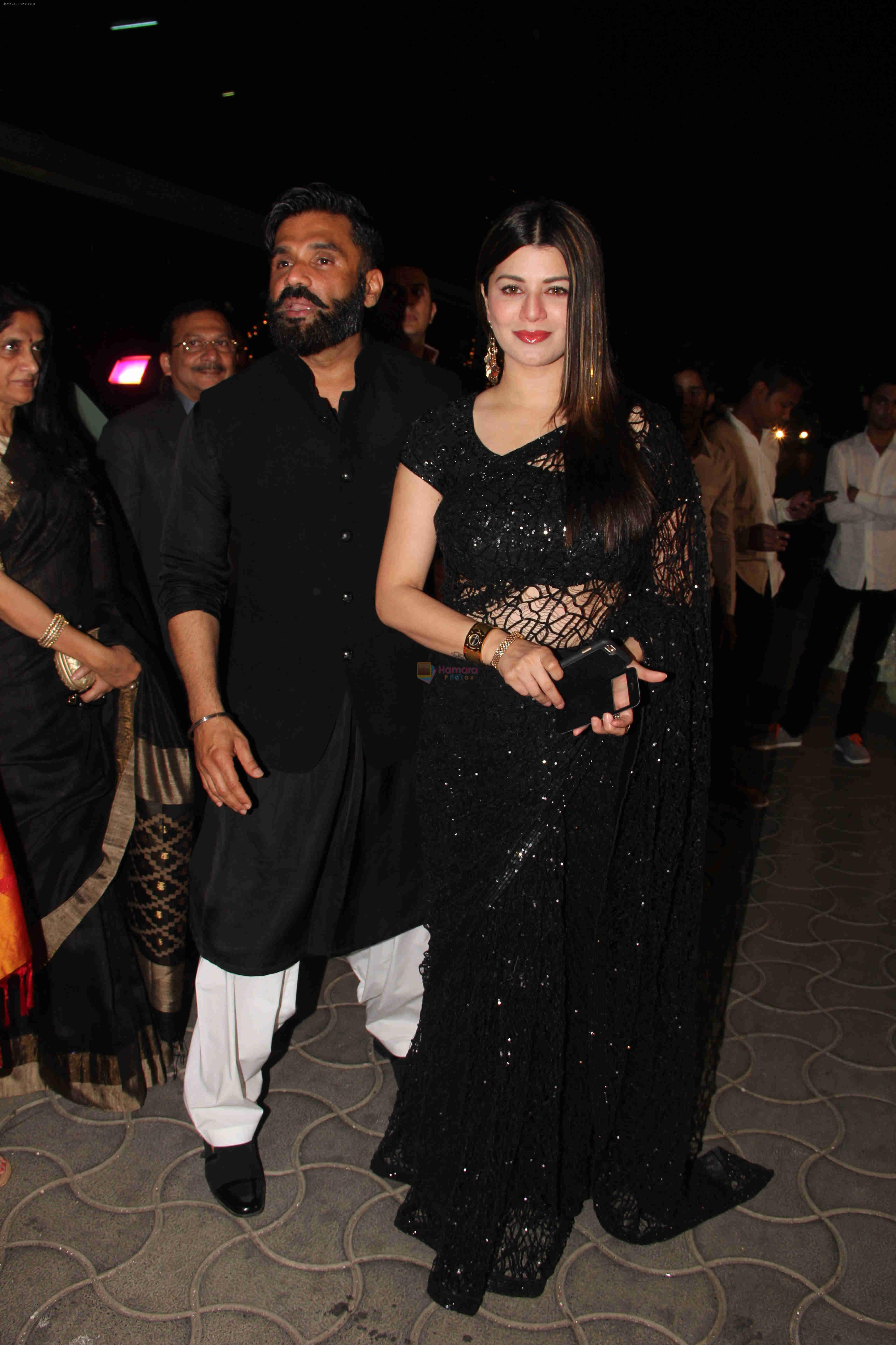Sunil Shetty at Kresha Bajaj's wedding reception on 4th March 2016