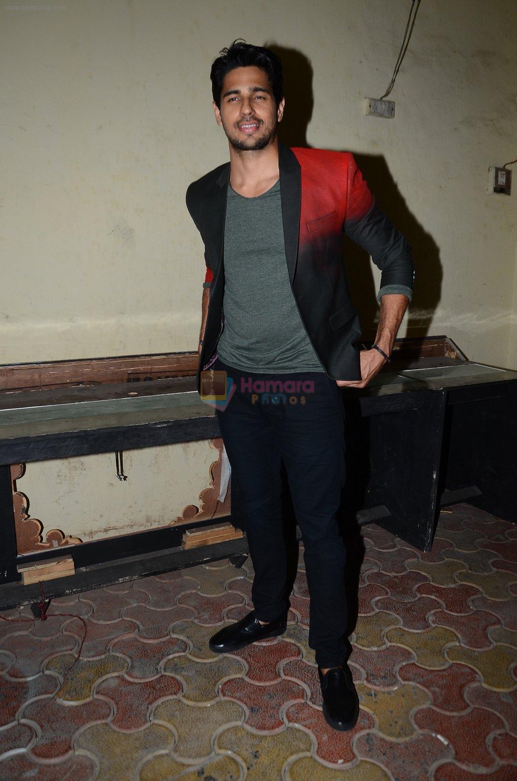Sidharth Malhotra at Kapoor N Sons promotions on Comedy Bachao on 4th March 2016