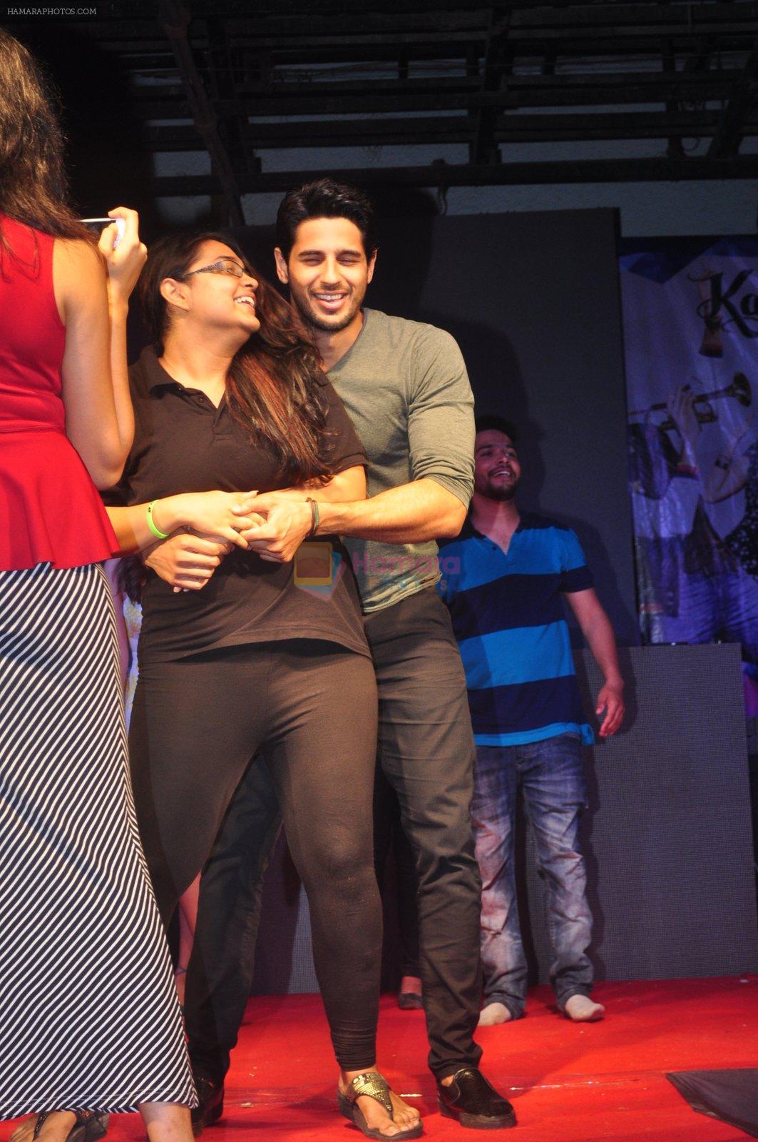 Sidharth Malhotra promote Kapoor N Sons at Mithibai college on 4th March 2016