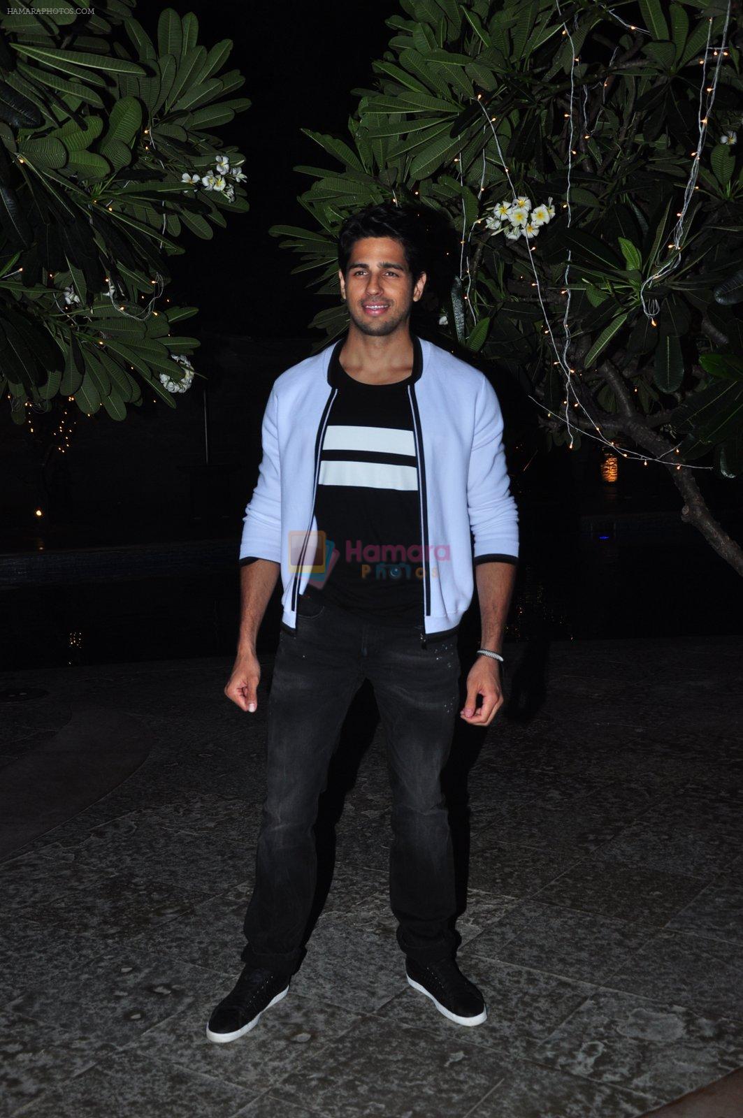 Sidharth Malhotra at Kapoor N Sons photo shoot on 7th March 2016