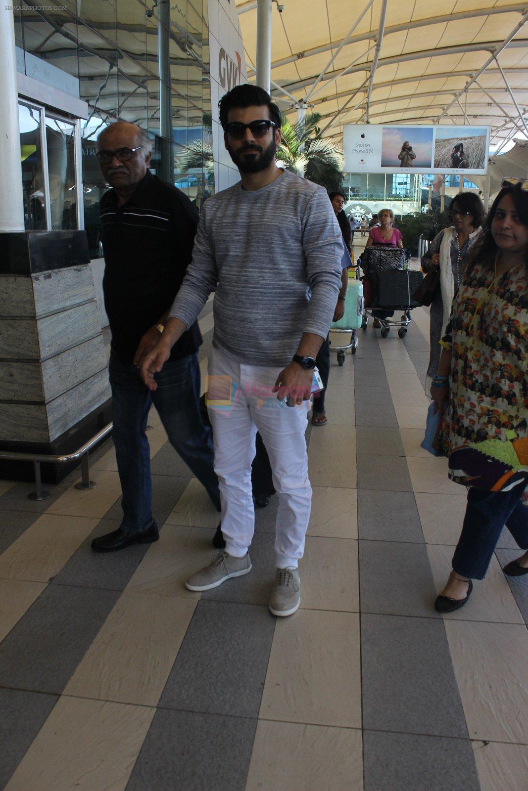 Fawad Khan snapped at airport on 10th March 2016