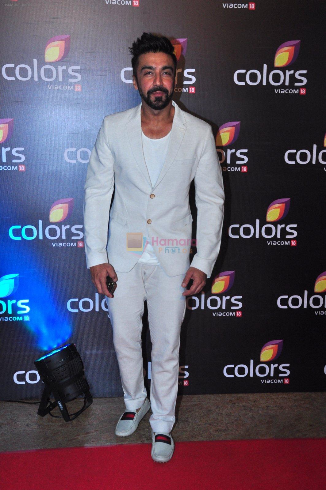 Aashish Chaudhary at Colors red carpet on 12th March 2016