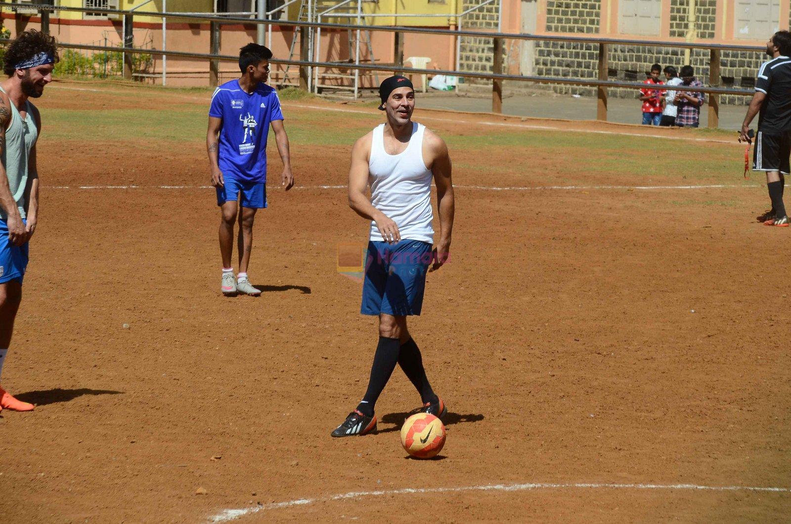 Dino Morea snapped at soccer match on 13th March 2016