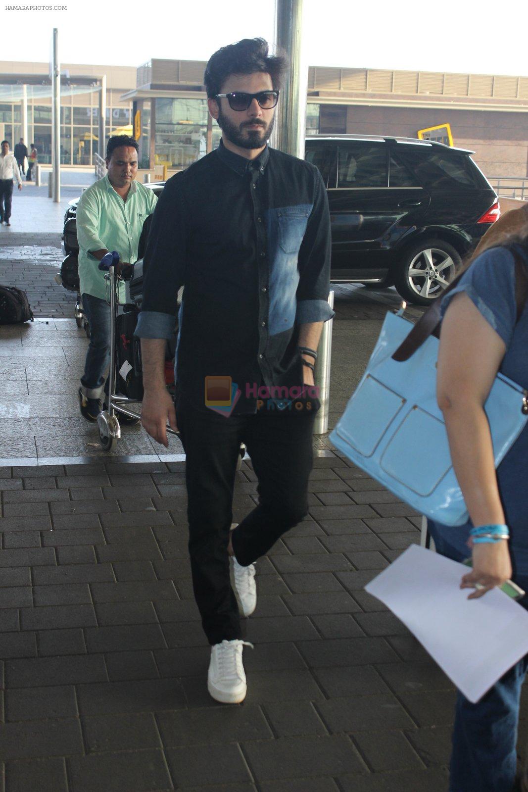 Fawad Khan snapped at airport on 14th March 2016