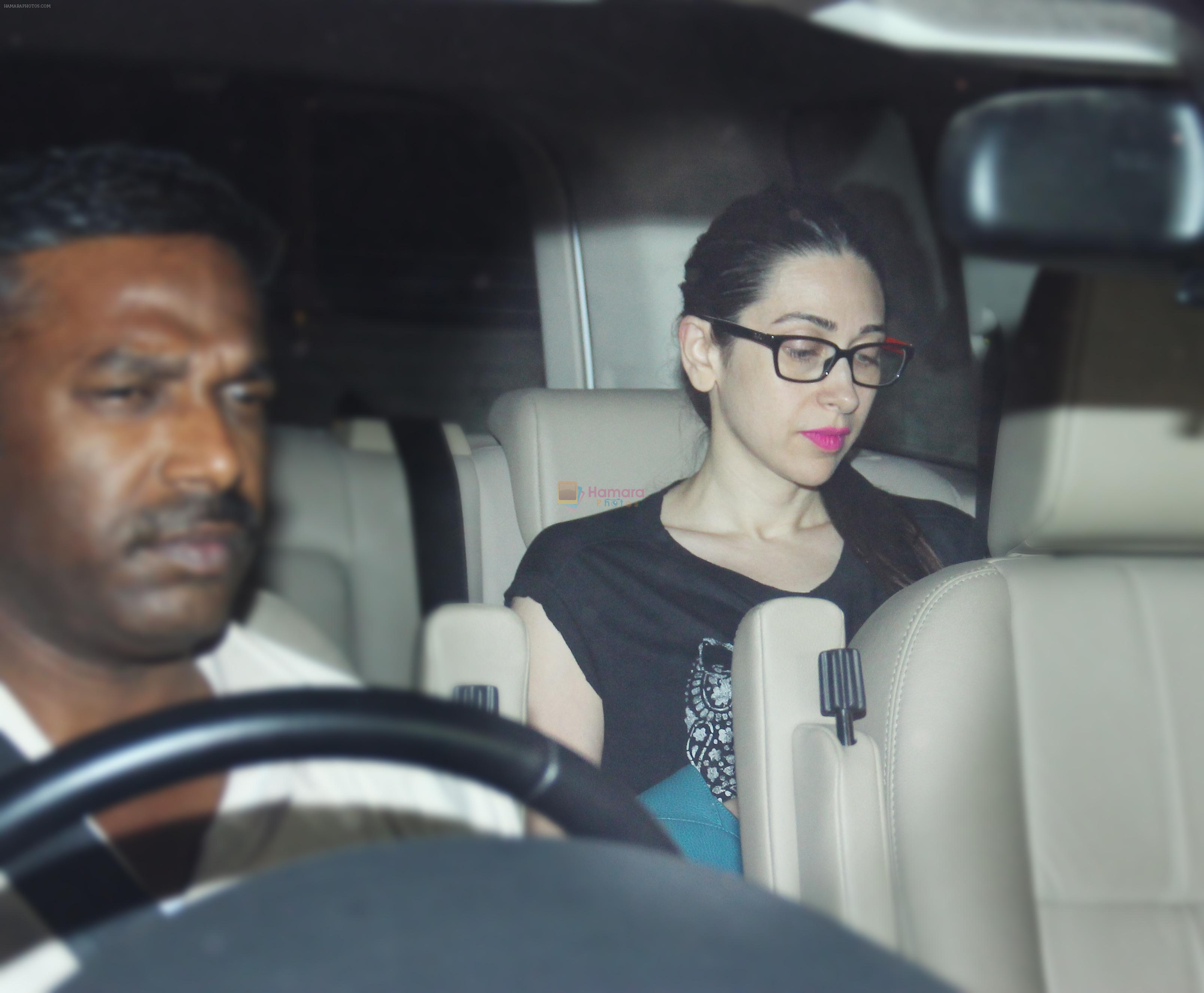 Karisma Kapoor at the dinner party in kareena house on 14th March 2016
