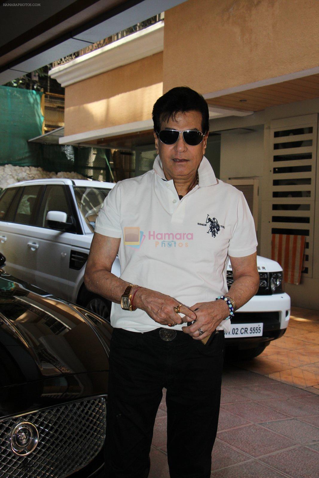Jeetendra celebrates holi for tv channels on 15th March 2016
