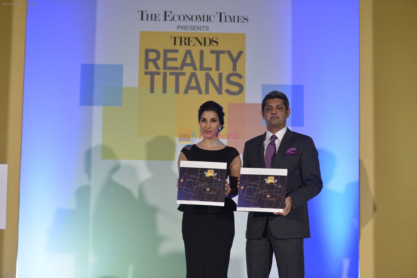 Sophie Choudry at Trends Realty Icons Awards on 18th March 2016