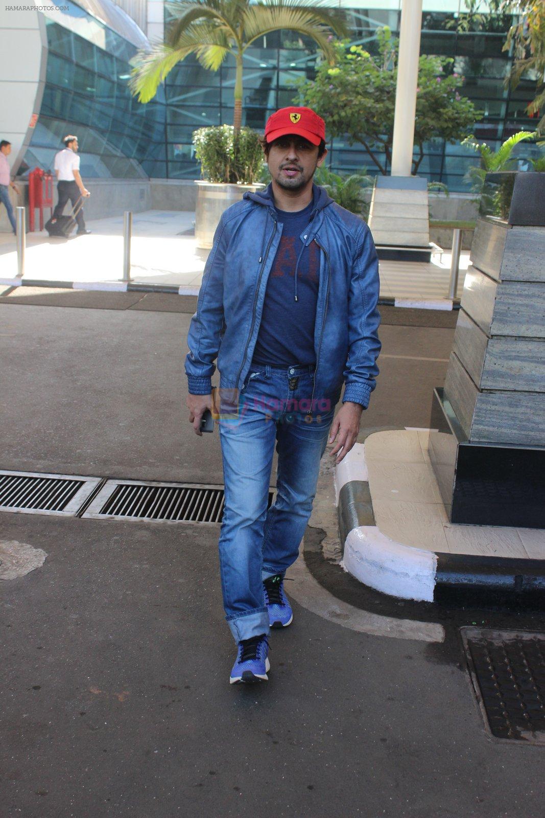Sonu Nigam snapped at airport on 20th March 2016