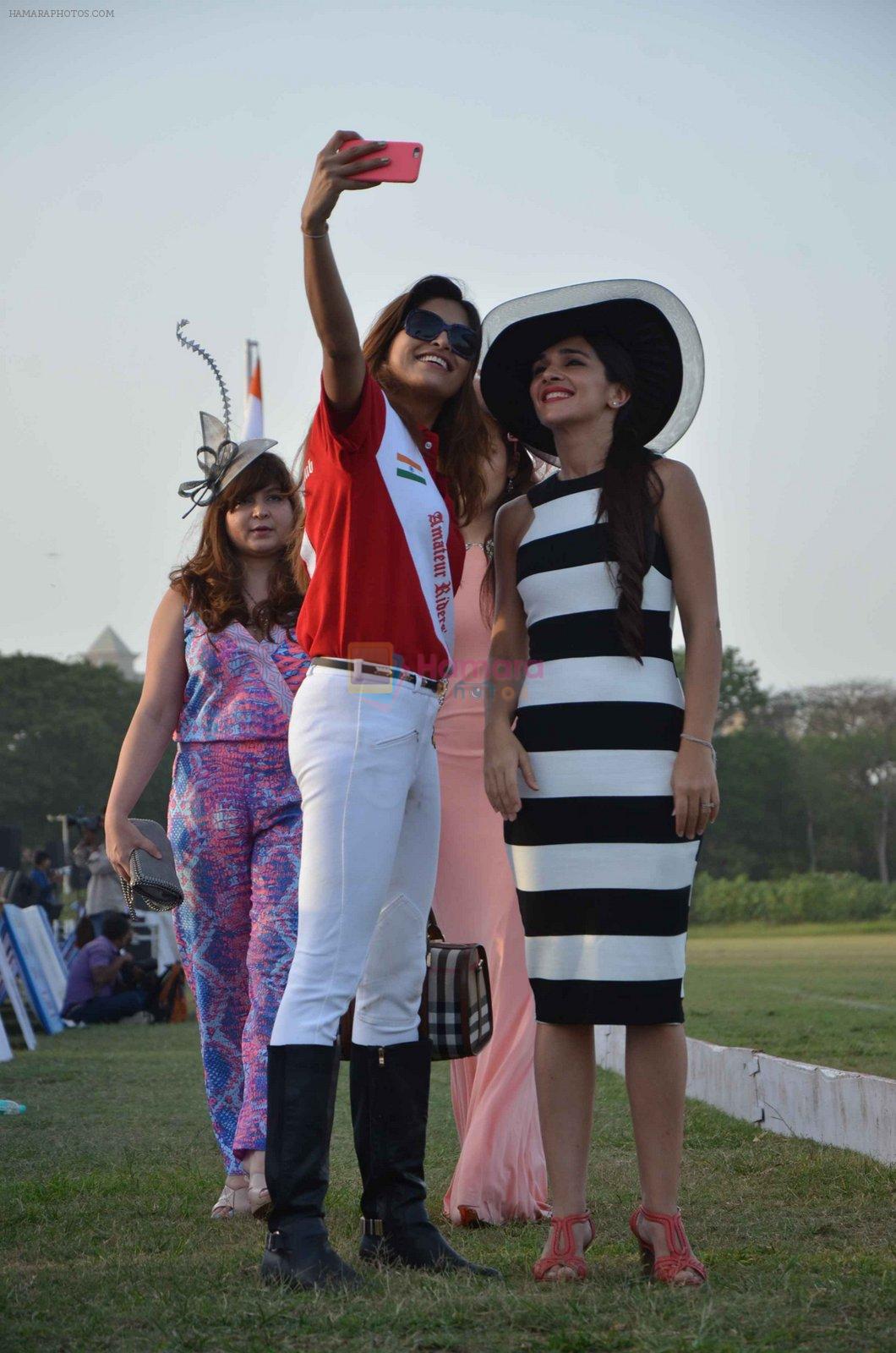 Tara Sharma, Parvathy Omanakuttan, Rashmi Nigam at Yes Polo Cup on 19th March 2016