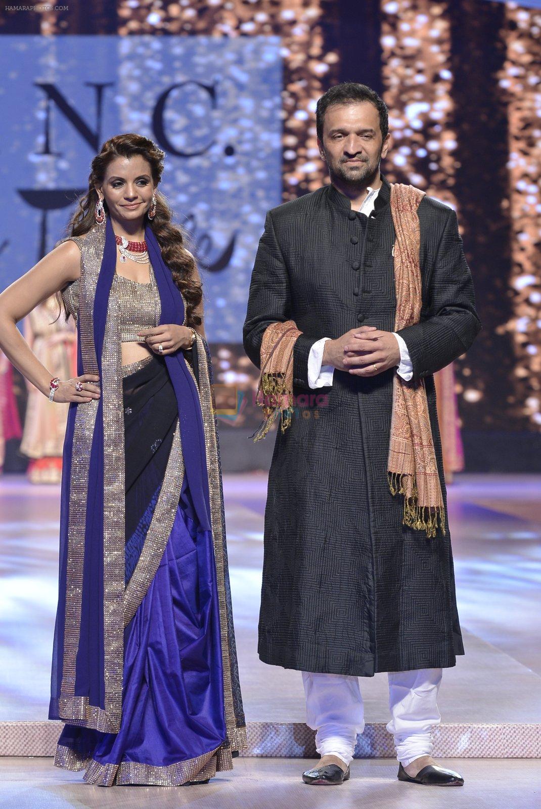 Celebs walk the ramp for Shaina NC's show at CPAA Fevicol SHOW on 20th March 2016