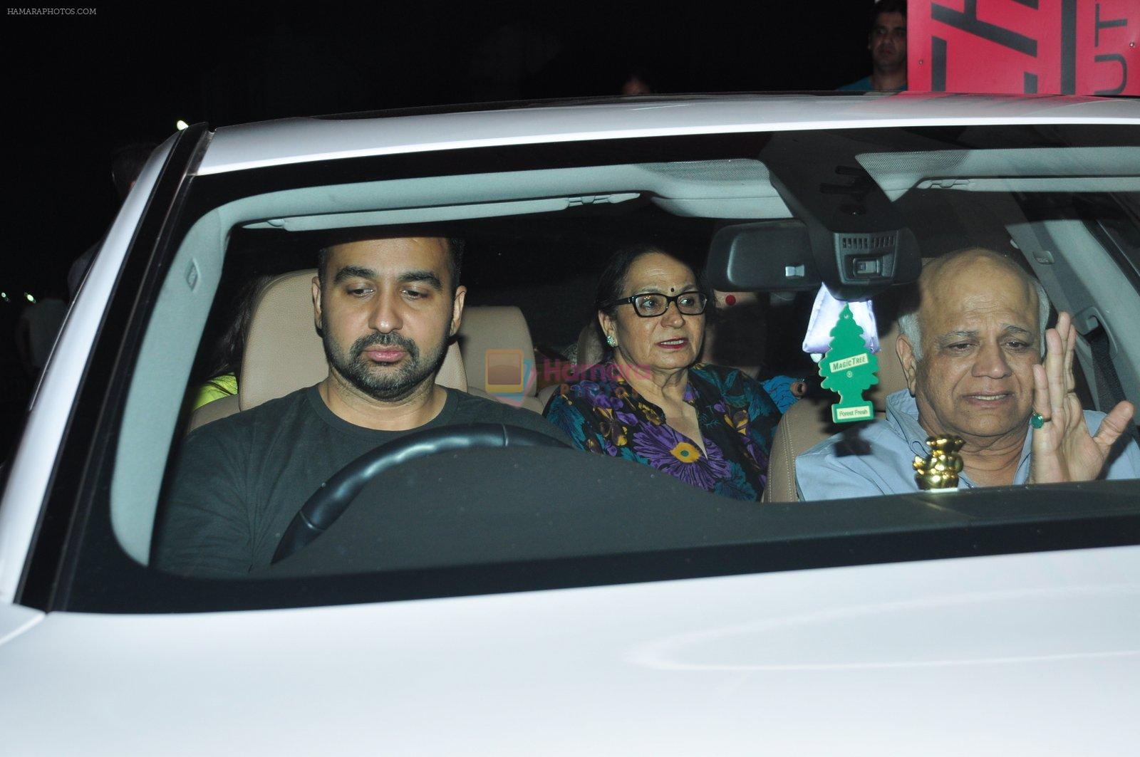Raj Kundra, Shilpa Shetty snapped with family at pvr on 21st March 2016
