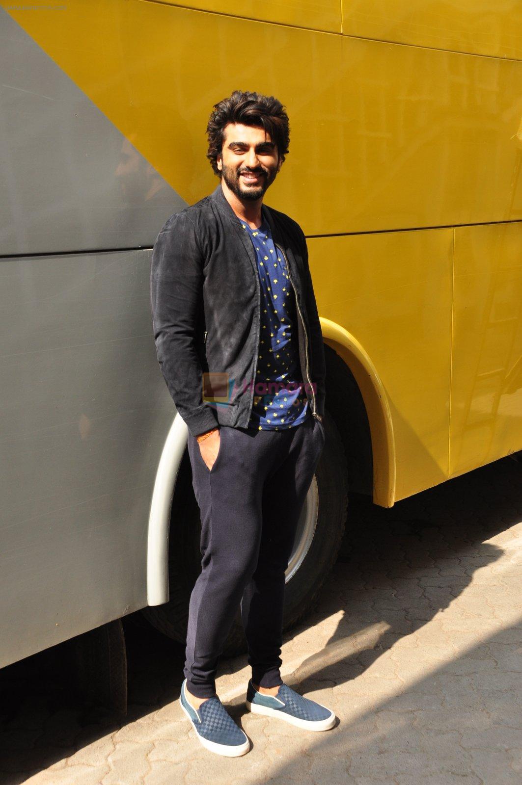 Arjun Kapoor snapped in Mumbai on 26th March 2016