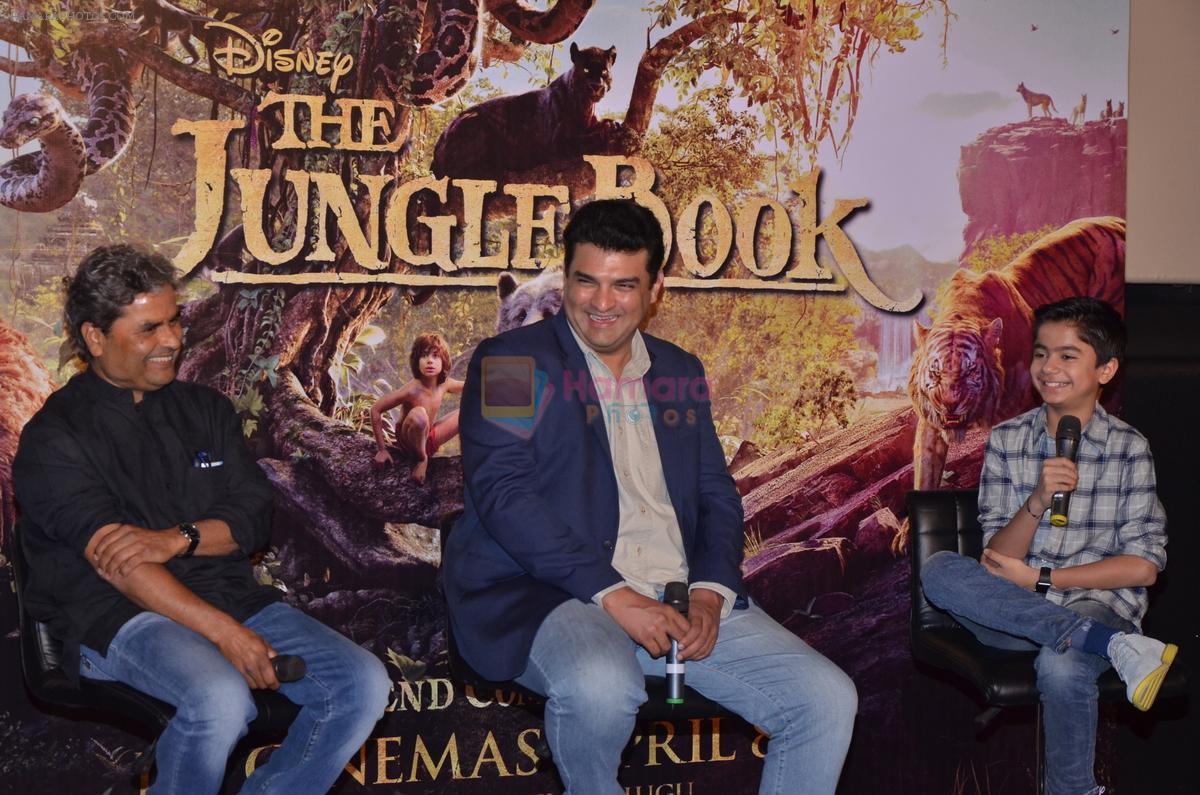 Vishal Bharadwaj, Siddharth Roy Kapoor with Neel Sethi aka Mowgli at Jungle Book press meet on 28th March 2016