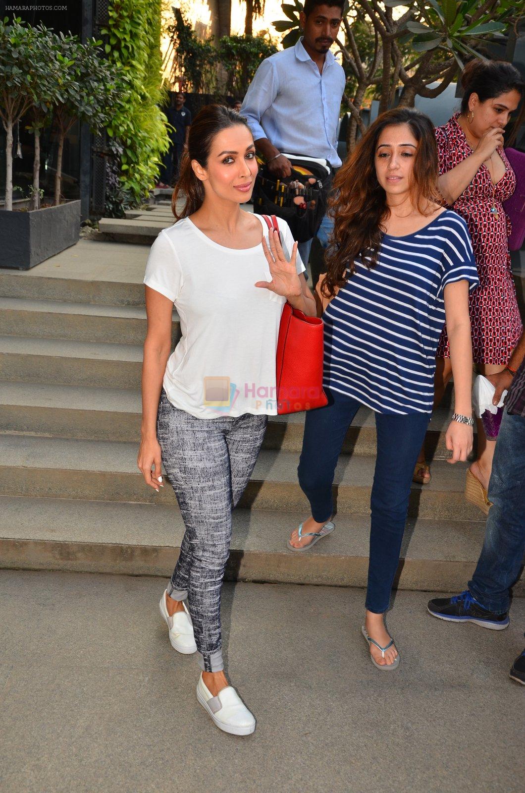 Malaika Arora Khan post photo shoot at Suzanne's store on 29th March 2016