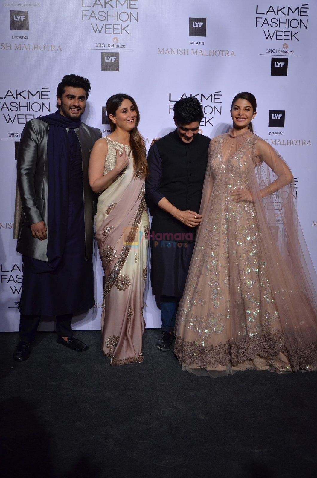 Kareena Kapoor, Arjun Kapoor, Jacqueline Fernandez at Lakme Manish Malhotra show on 29th March 2016