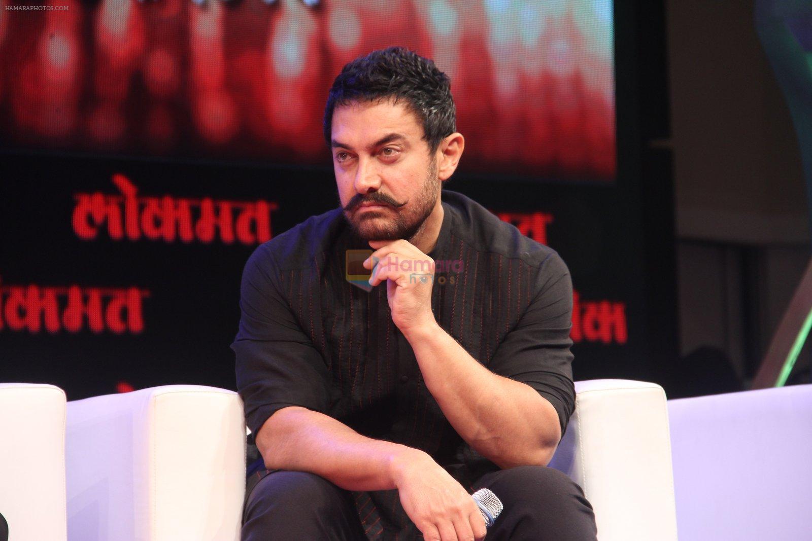 Aamir Khan at Maharastrian award by Lokmat on 1st April 2016