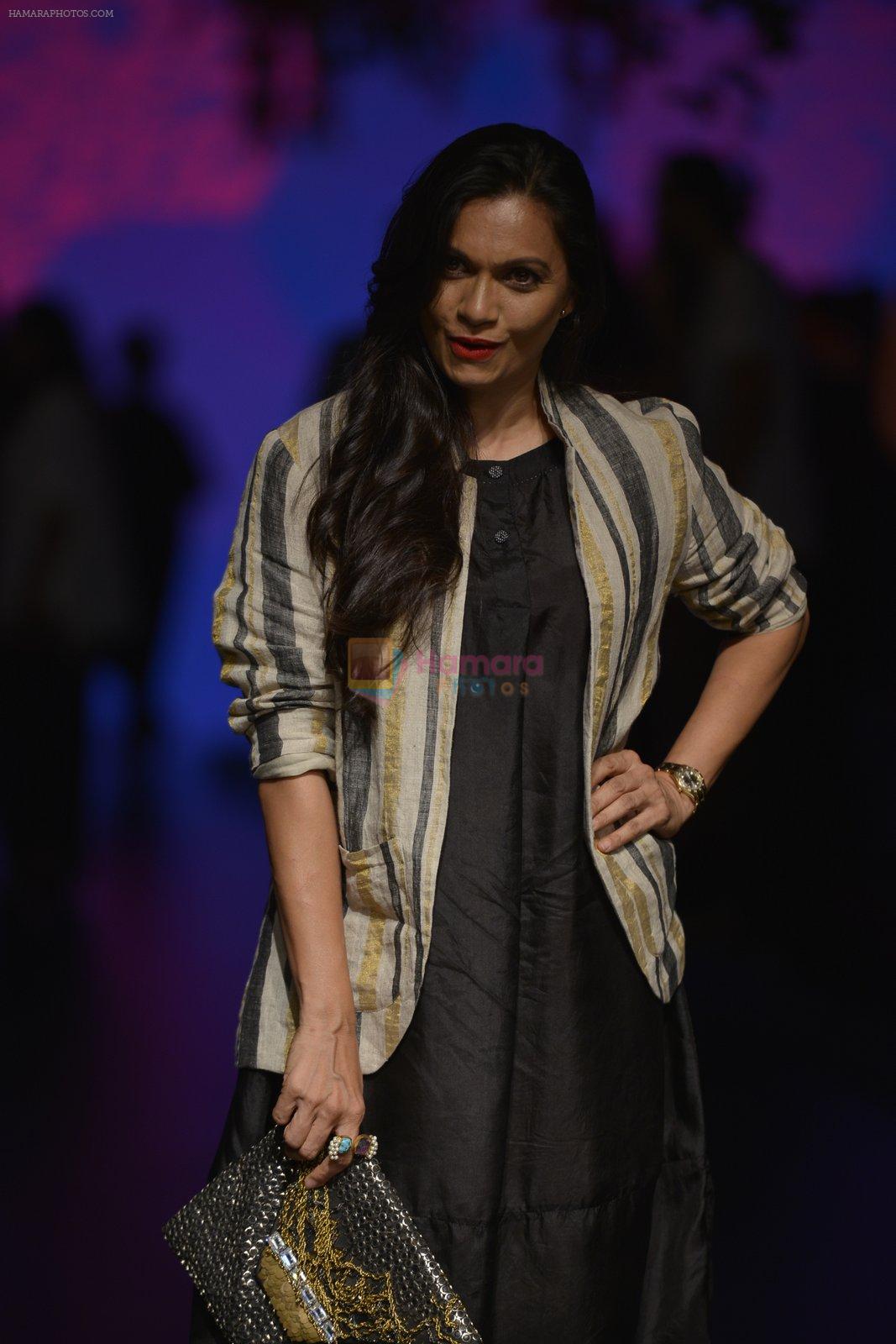 Maria Goretti at Anita Dongre Show at LIFW 2016 Day 3 on 1st April 2016