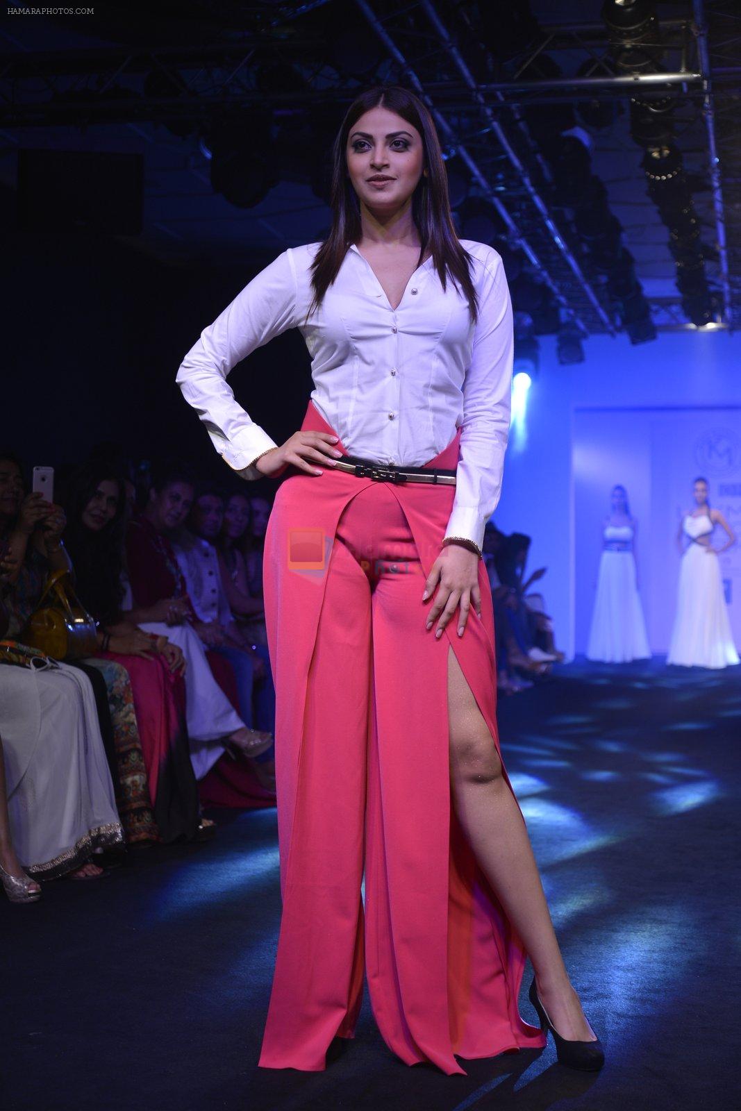 Anushka Ranjan at the Karan Malhotra Show at Lakme Fashion Week on 3rd April 2016