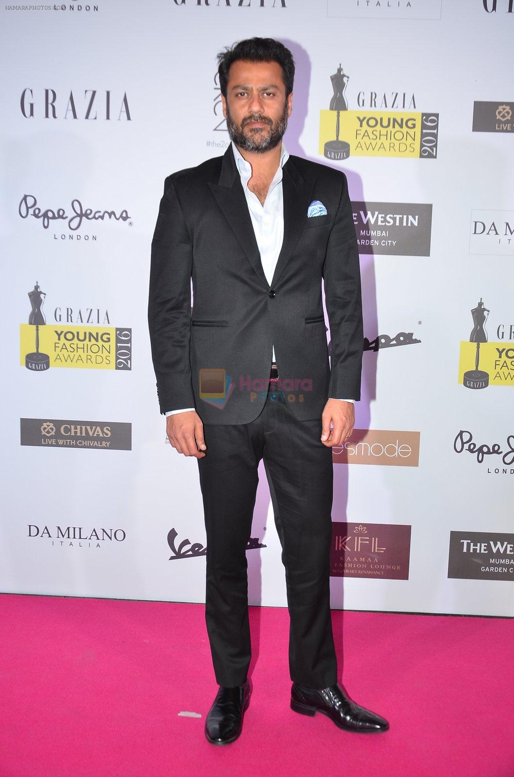 Abhishek Kapoor at Grazia Young Fashion Awards 2016 Red Carpet on 7th April 2016