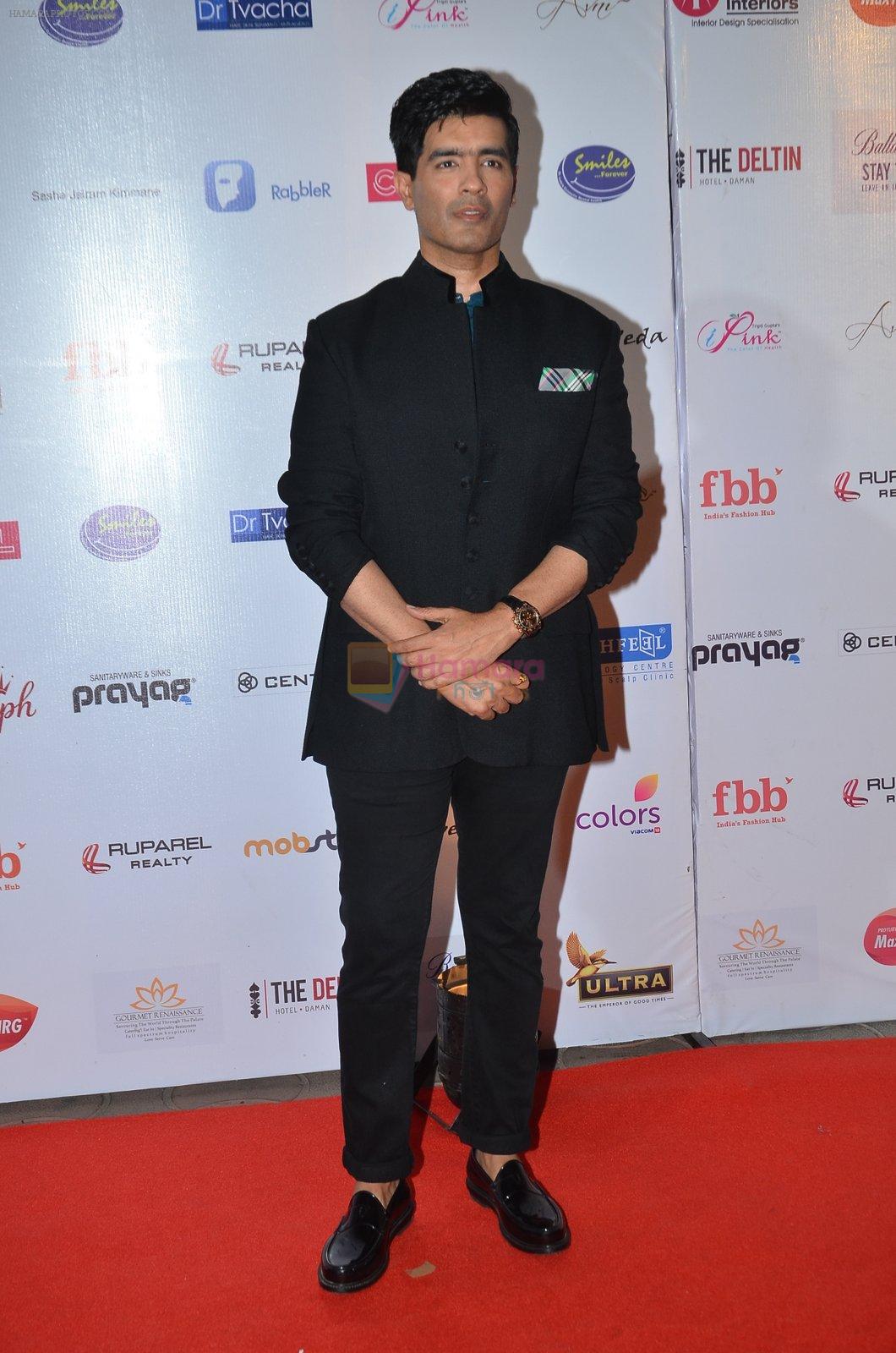 Manish Malhotra at Femina Miss India red carpet on 9th April 2016