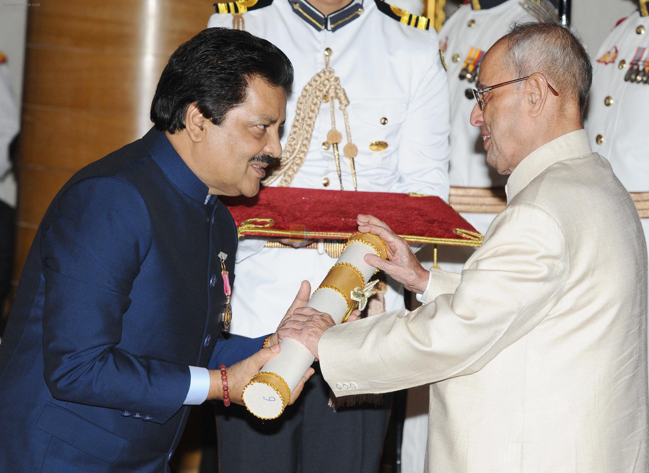 Udit Narayan at Padma Bhushan ceremony on 12th April 2016