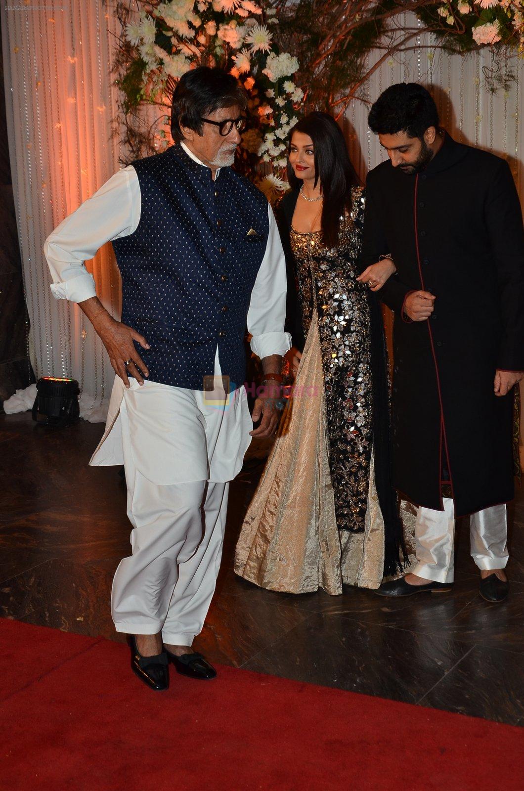 Aishwarya Rai Bachchan, Abhishek Bachchan, Amitabh Bachchan at Bipasha Basu and Karan Singh Grover's Wedding Reception on 30th April 2016