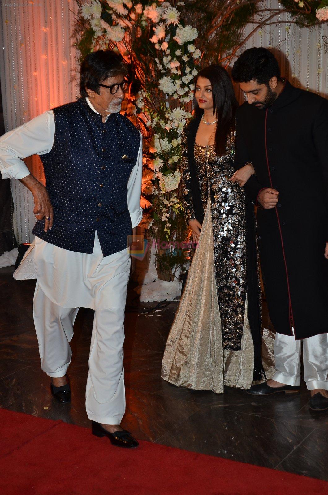Aishwarya Rai Bachchan, Abhishek Bachchan, Amitabh Bachchan at Bipasha Basu and Karan Singh Grover's Wedding Reception on 30th April 2016