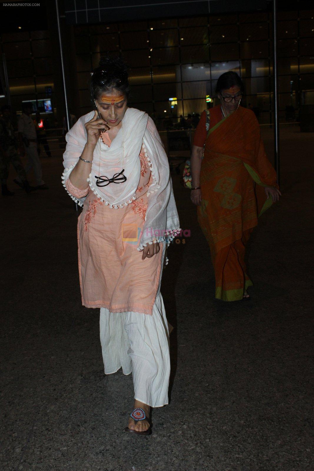 Manisha Koirala snapped at airport on 11th May 2016 on 11th May 2016