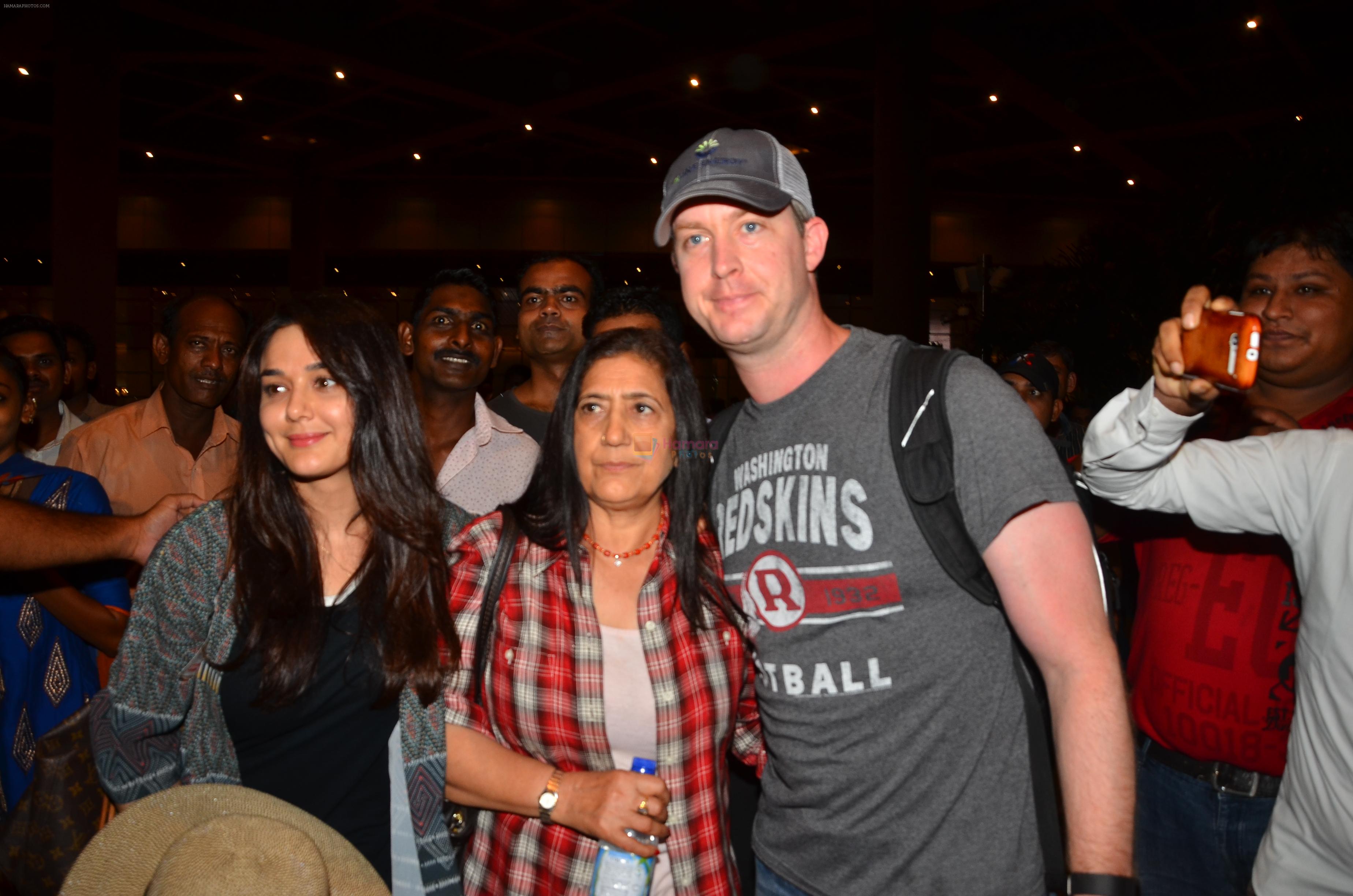 Preity Zinta snapped with hubby at airport on 12th May 2016