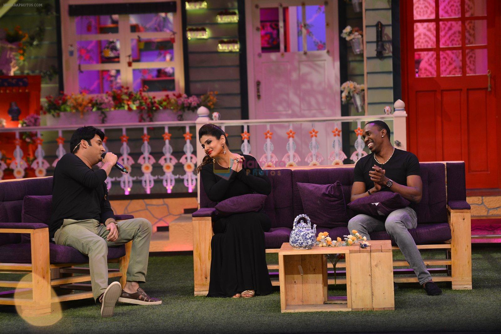 Raveena Tandon, Dwayne Bravo on the sets of Sony Entertainment Television's The Kapil Sharma on 16th May 2016