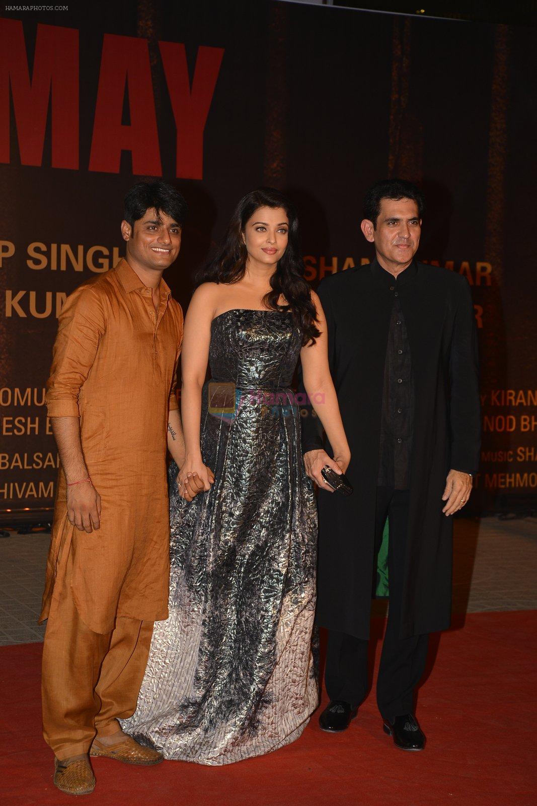 Aishwarya Rai Bachchan, Omung Kumar at Sarbjit Premiere in Mumbai on 18th May 2016
