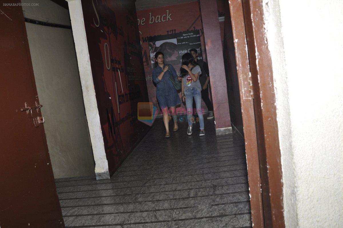 Twinkle Khanna with daughter at PVR Juhu on 22nd May 2016