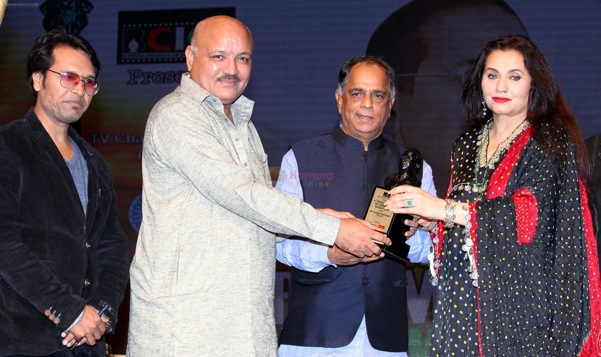 kailash masoom,arun bakshi,pahlaj nihlani & salma agha at 6th Bharat Ratna Dr. Ambedkar Awards in Mumbai on 23rd May 2016