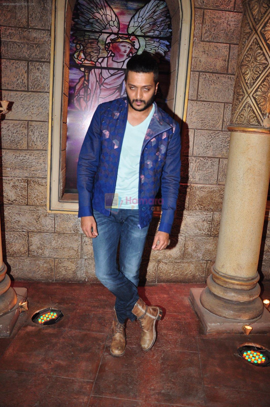 Riteish Deshmukh at Housefull 3 promotions on Comedy Nights Bachao on 23rd May 2016