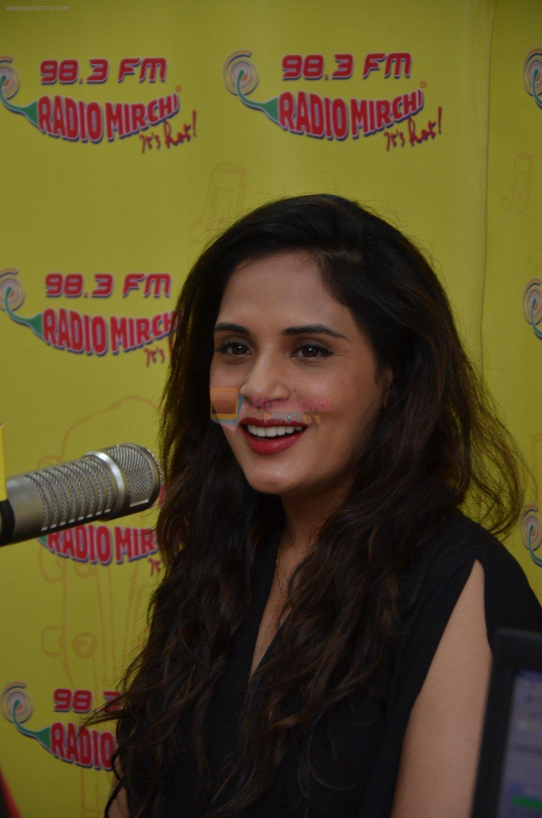 Richa Chadda at Radio Mirchi on 25th May 2016