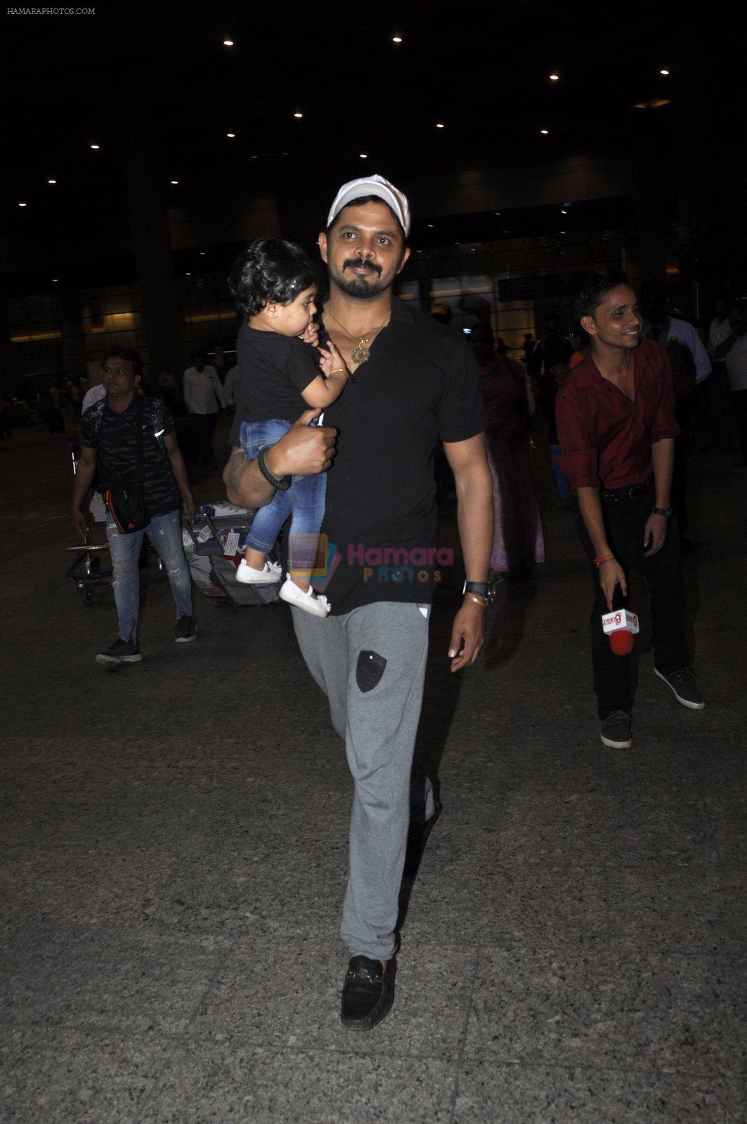 Sreesanth snapped at airport on 24th May 2016