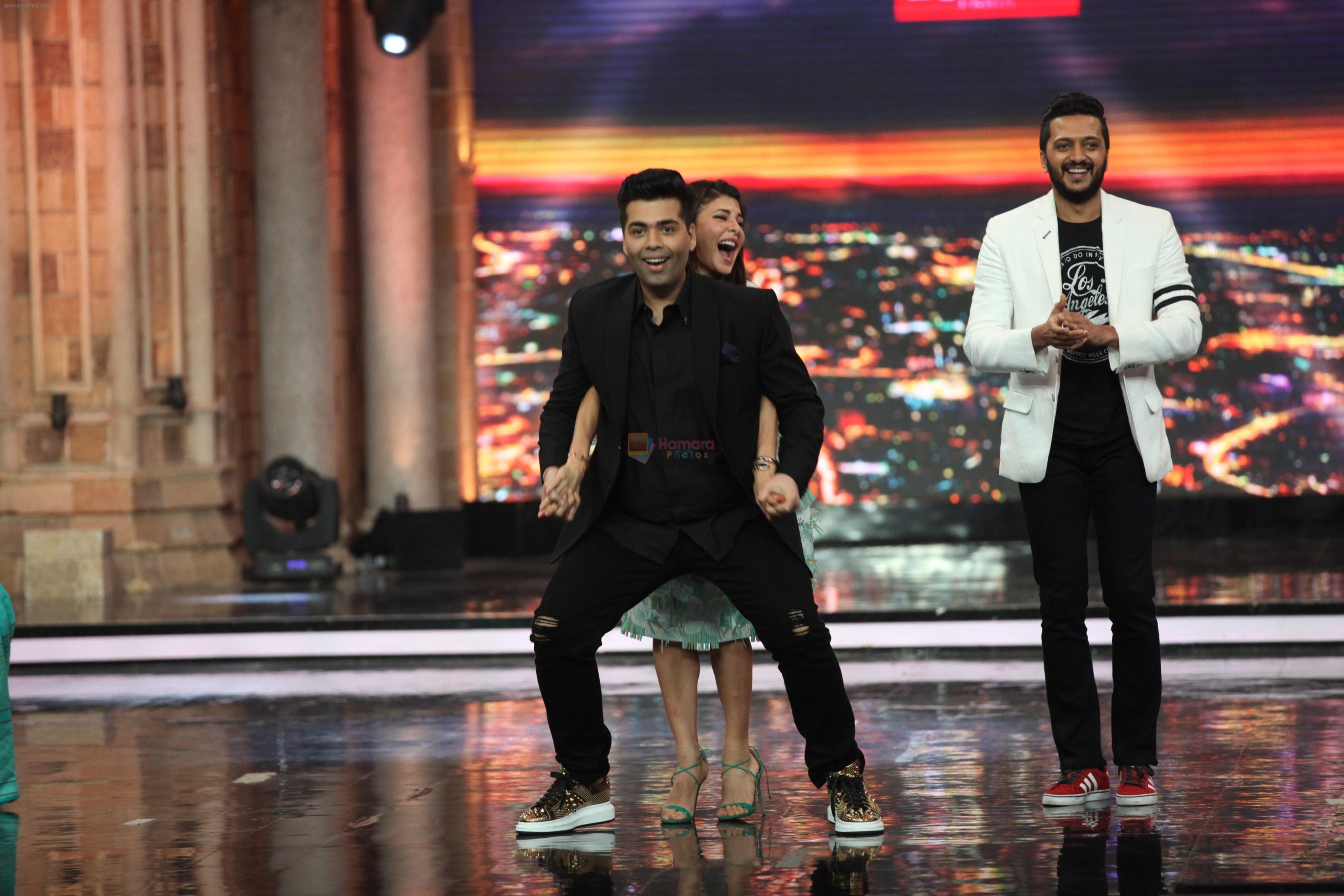Jacqueline Fernandez, Riteish Deshmukh, Karan Johar at the promotion of Housefull 3 on the sets of India's got Talent in Mumbai on 30th May 2016