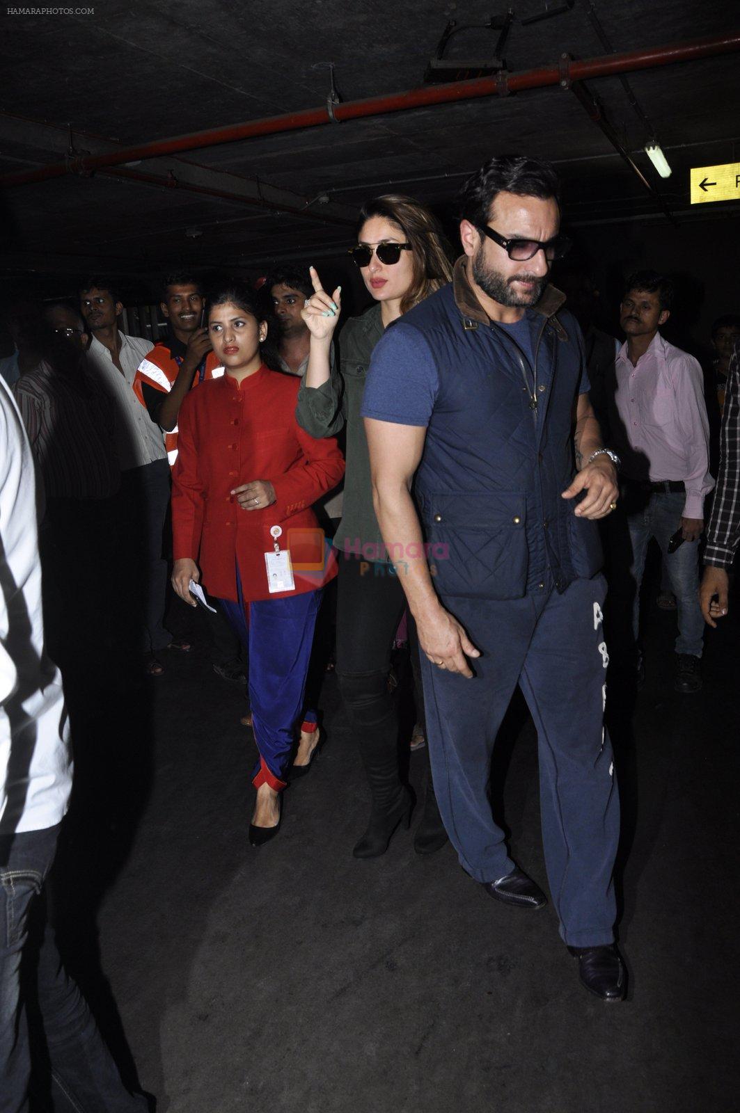 Kareena Kapoor, Saif Ali Khan snapped at airport  in Mumbai on 31st May 2016