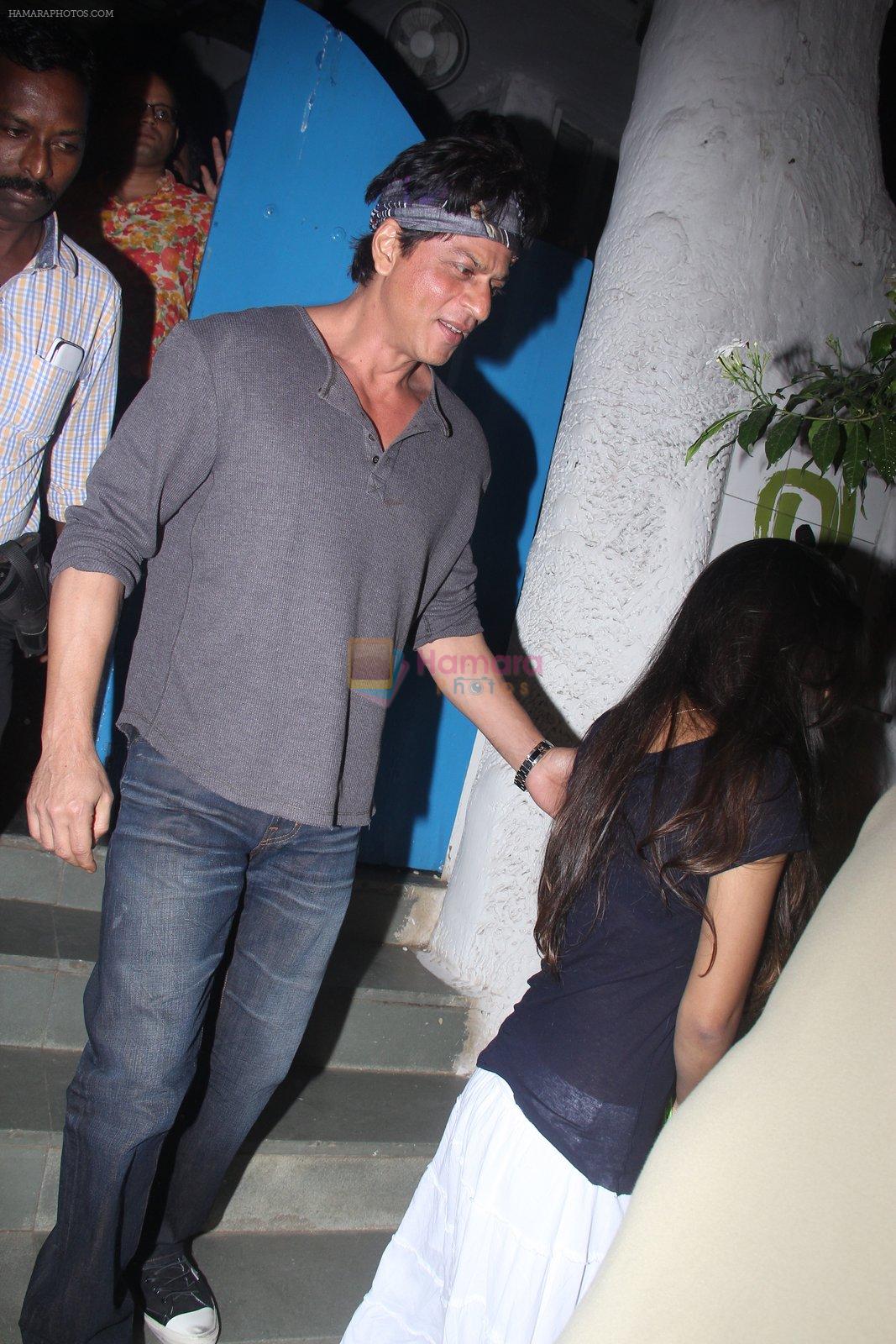 Shahrukh Khan snapped with daughter Suhana on 1st June 2016
