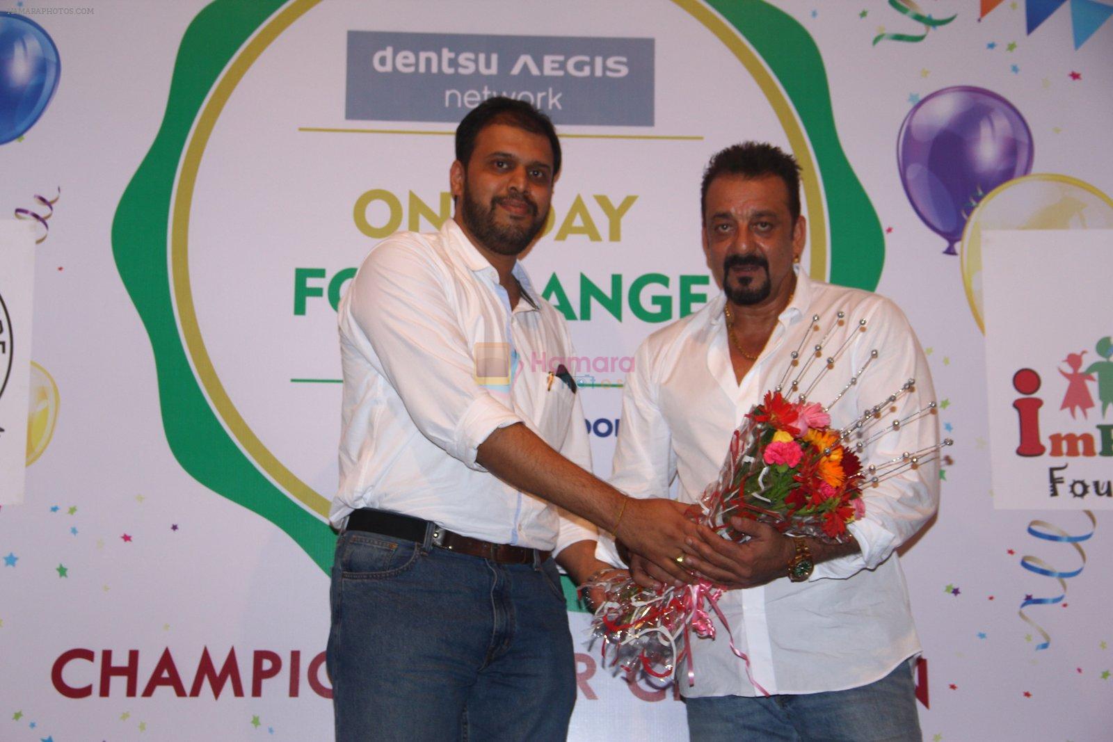 Sanjay Dutt at Tata Memorial hospital for kids hosted by Dentsu Aegis Network on 3rd June 2016
