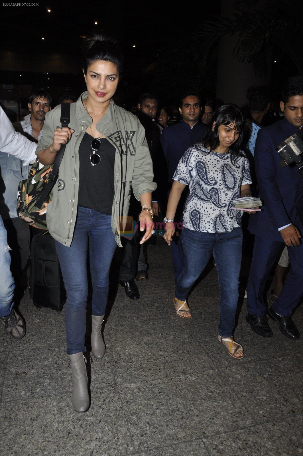 Priyanka Chopra snapped at airport on 8th June 2016