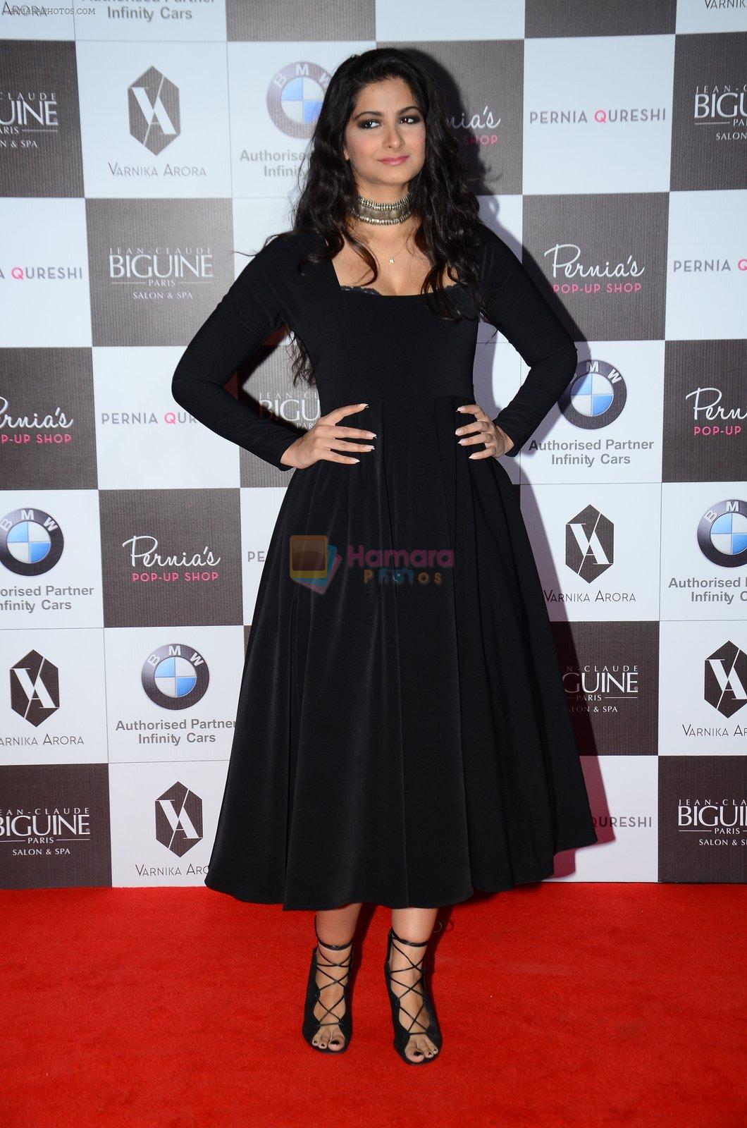 Rhea Kapoor on the red carpet for Pernia Qureshi's show on 9th Jne 2016
