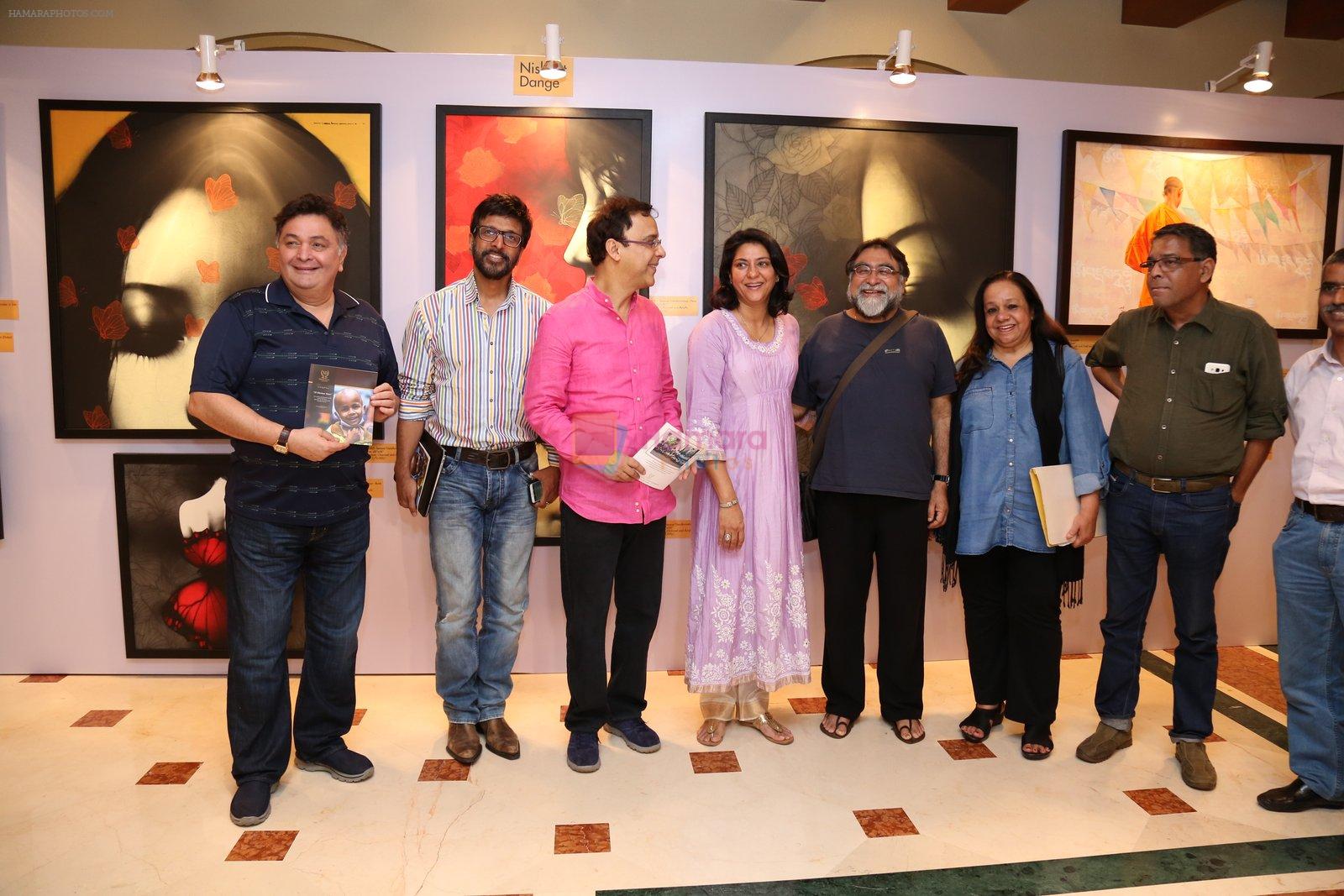 Rishi Kapoor at Nargis Dutt Foundation art event on 11th June 2016