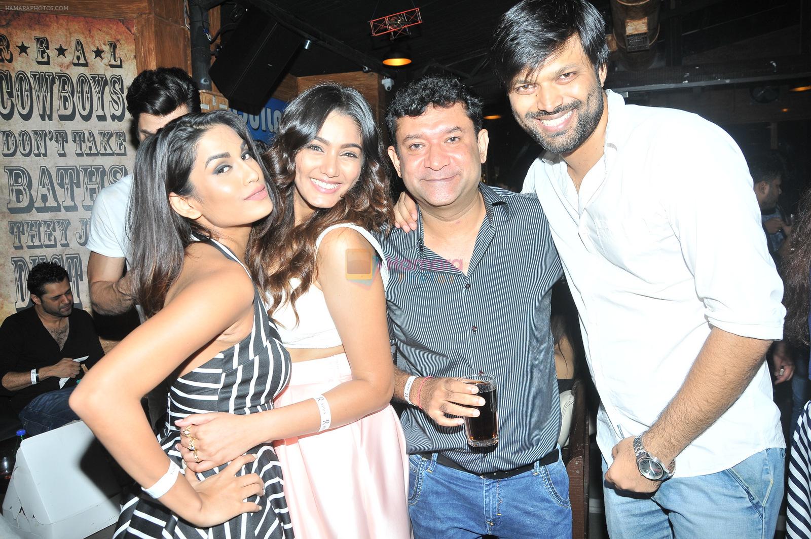 Sana Khan with Ken Ghosh and Anand Mishra at Sana Khan's Birthday celebration in R- Adda on 14th June 2016