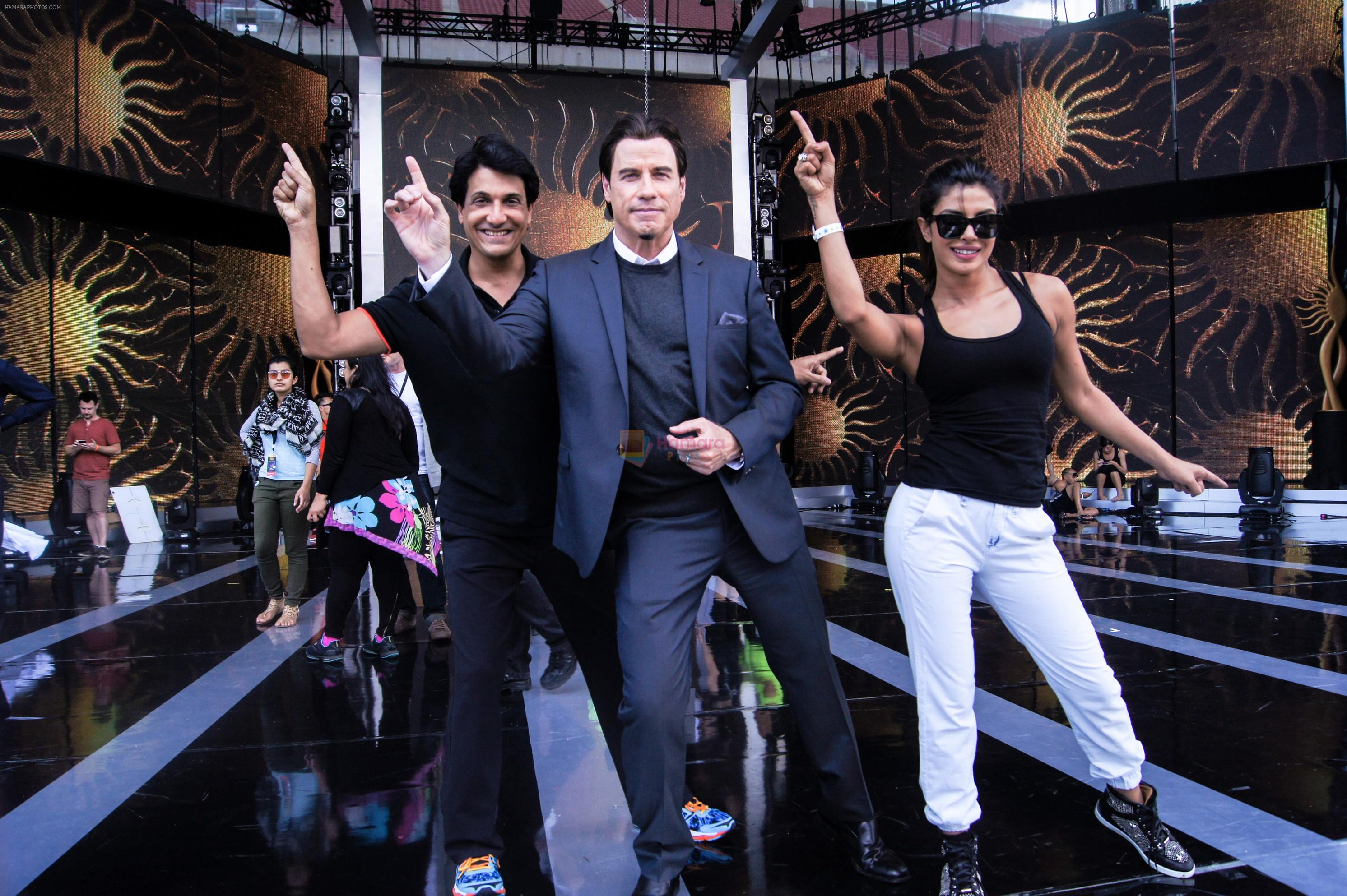 Shiamak choreographing John Travolta and Priyanka Chopra at IIFA Tampa Bay